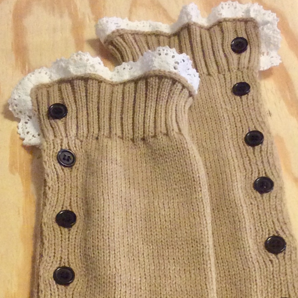 NWOT Tan & White Leg Warmers - Button Sides